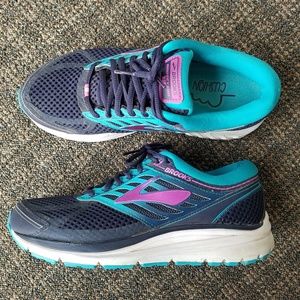 brooks dna womens shoes